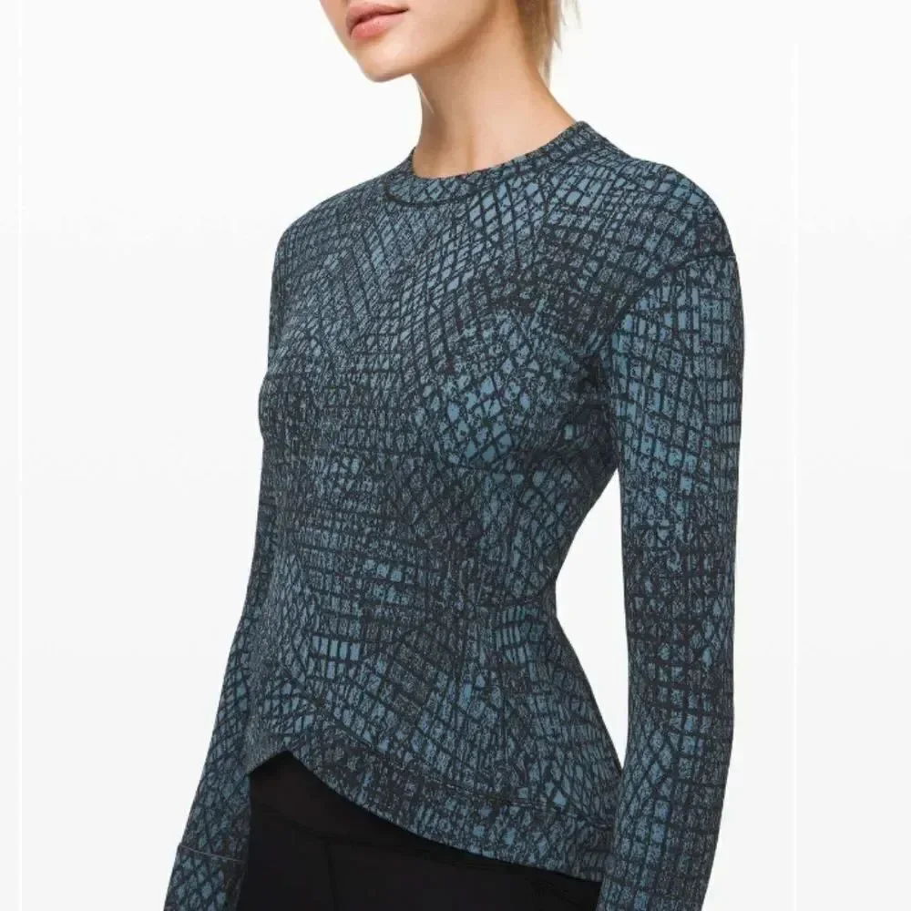 Lululemon Close To Crossing Long sleeve With Tulip Hem Tectonic Blue Jacquard S